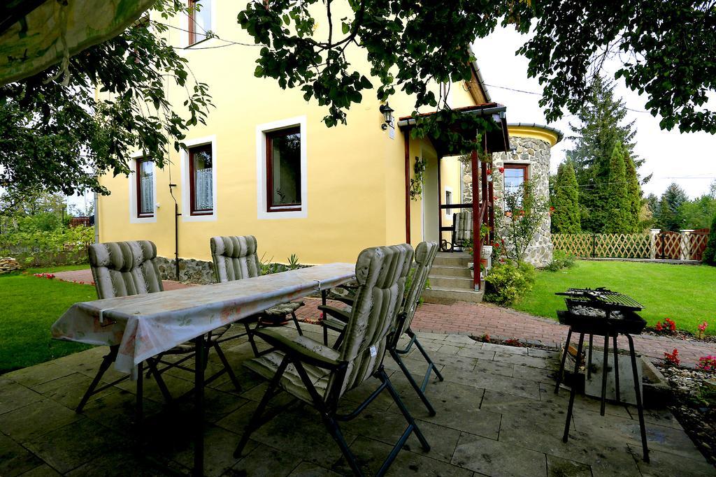 Nemes Apartman Eger Cameră foto
