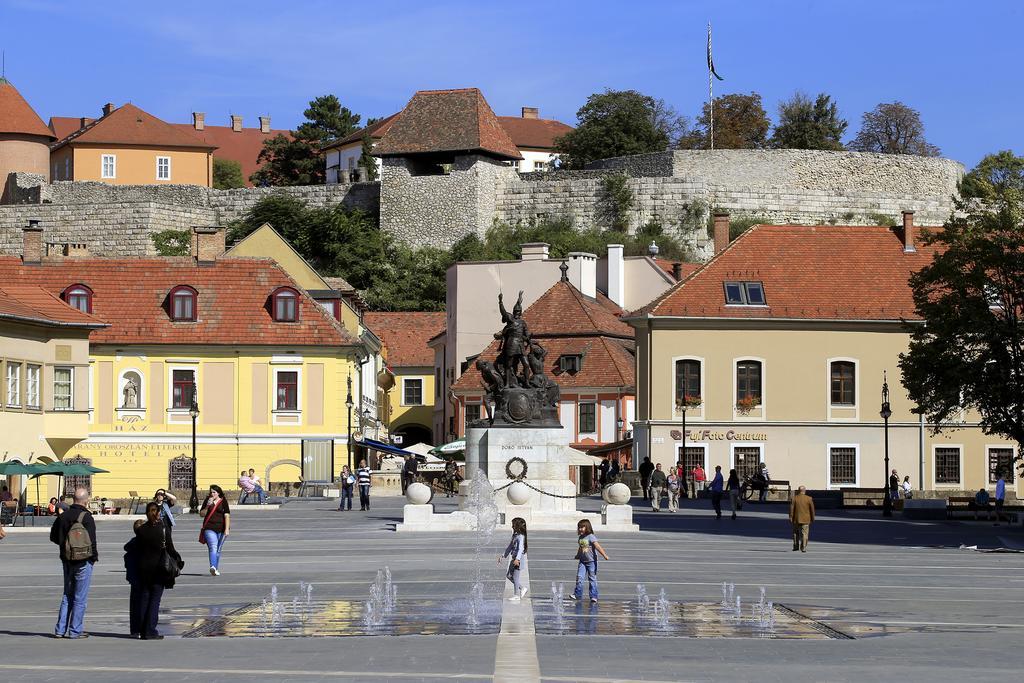 Nemes Apartman Eger Cameră foto